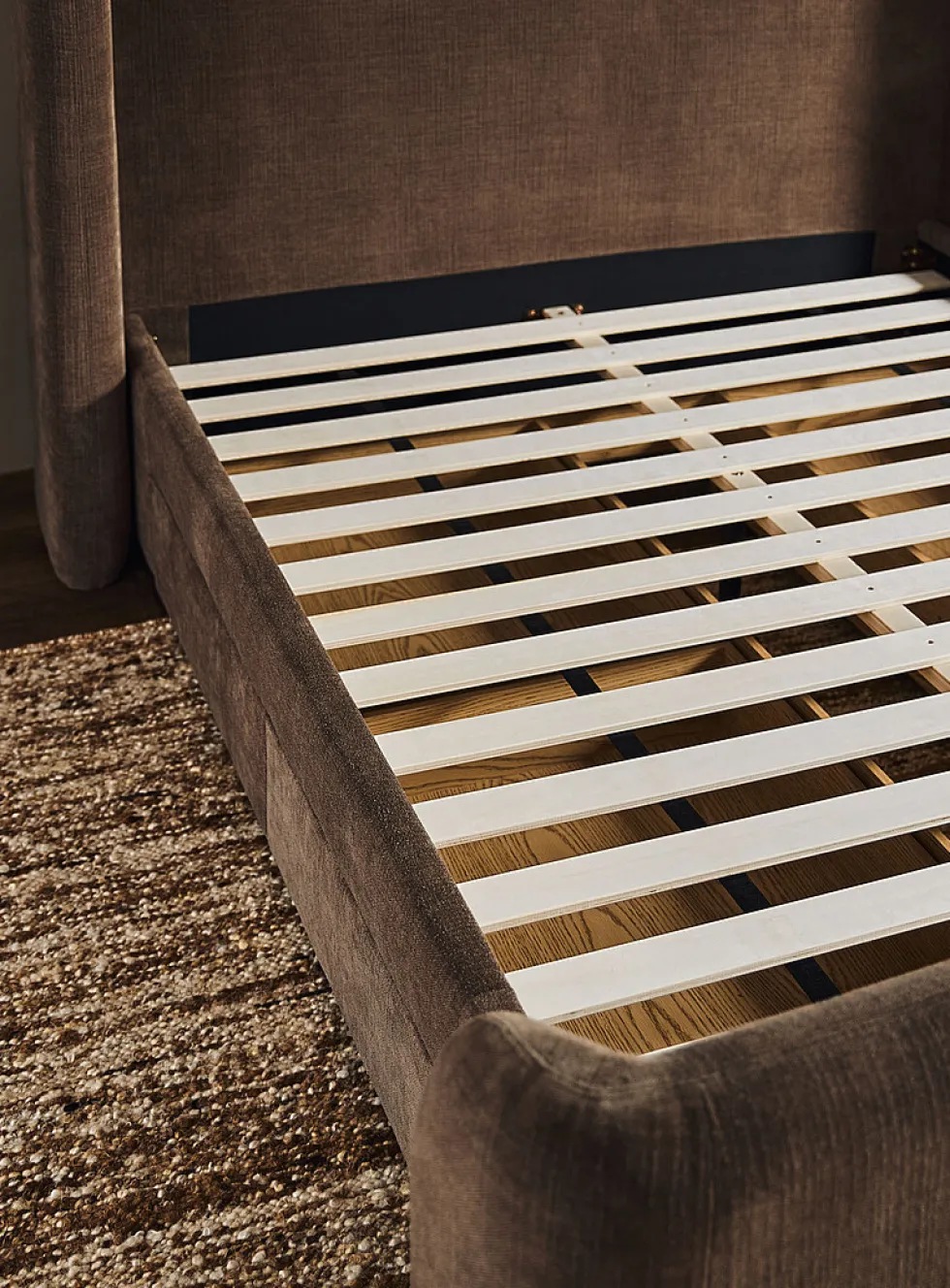 Sophia modern minimalist bed frame