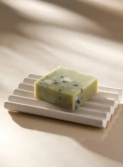 Speckled grooves large soap dish