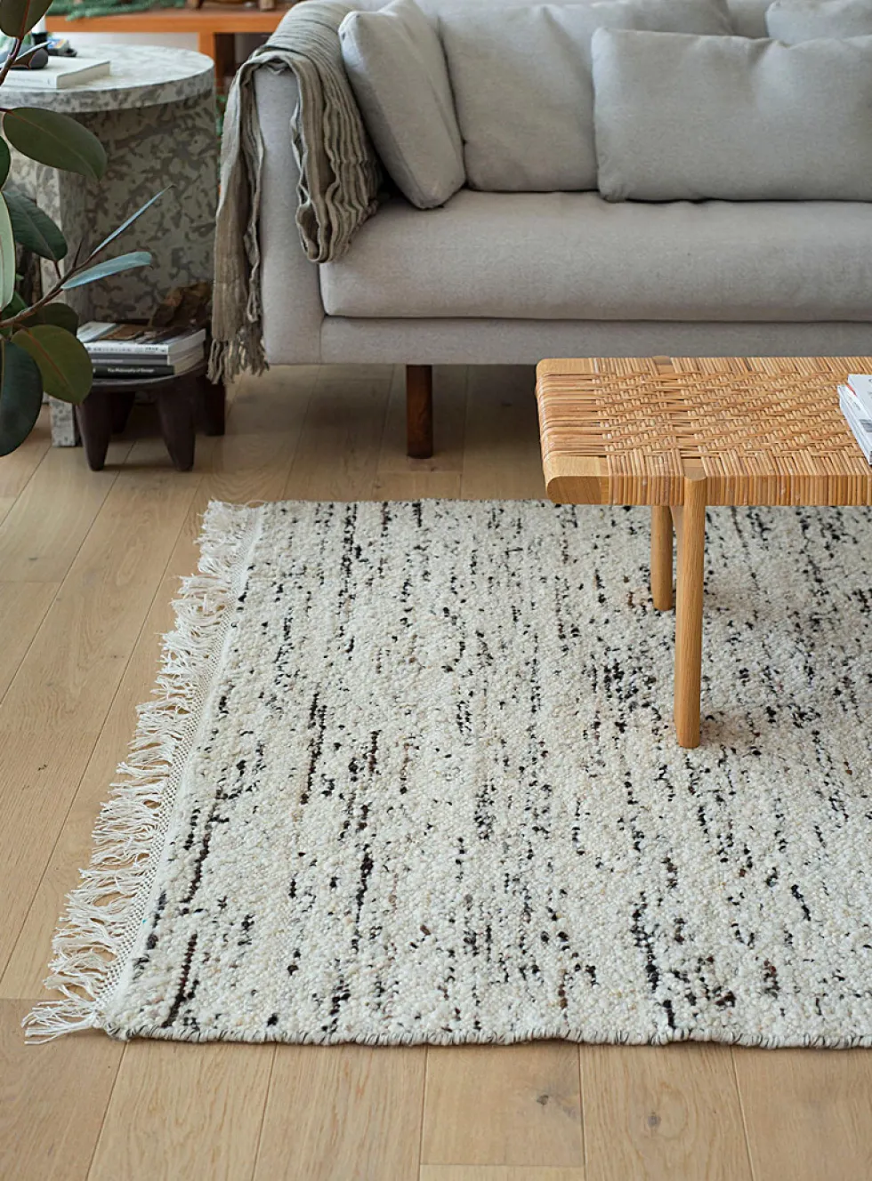 Speckled ivory artisanal rug