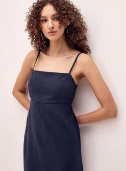 Square-neck touch of linen dress