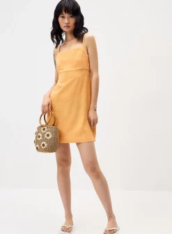 Square-neck touch of linen dress