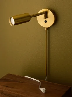 Stanly articulated arm single-beam light fixture