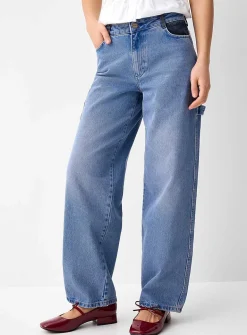 Straight-leg cowboy jean