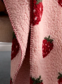 Strawberries high-pile fleece throw
