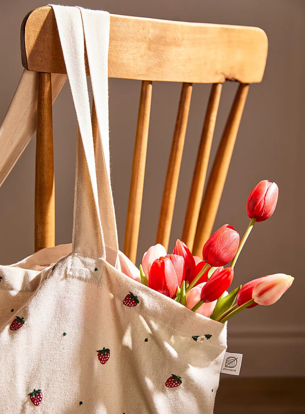 Strawberry and flower shopping bag