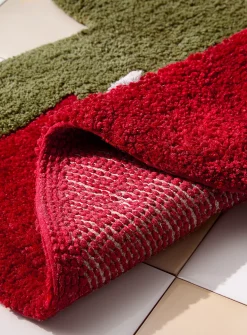 Strawberry bath mat