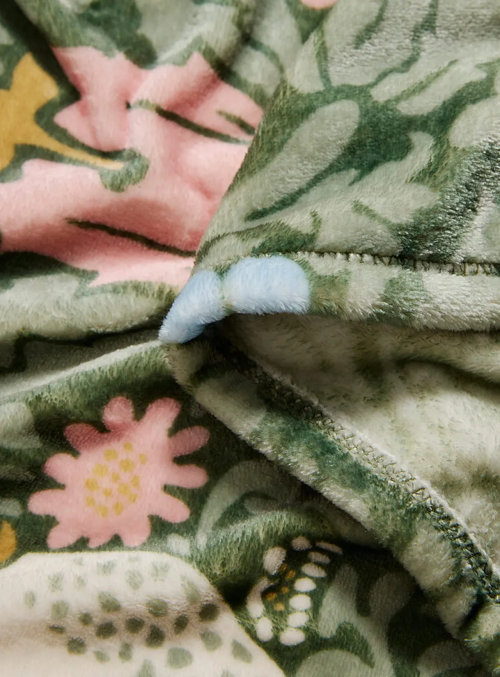 Strawberry thief soft plush throw
