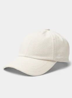 Streamlined logo cap