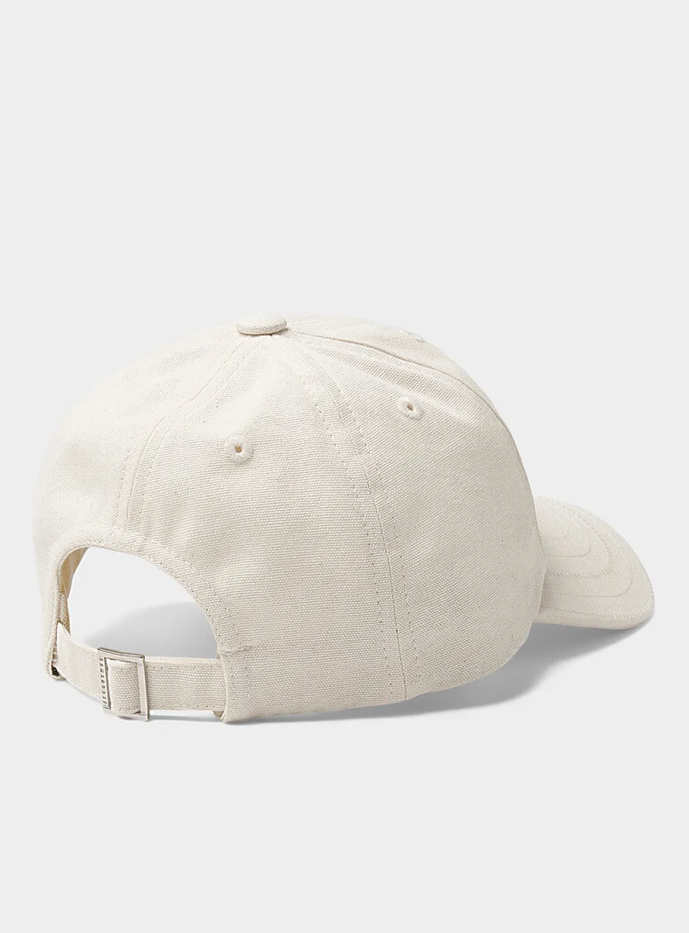 Streamlined logo cap