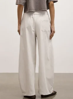 Stretch canvas topstitched details barrel-leg pant