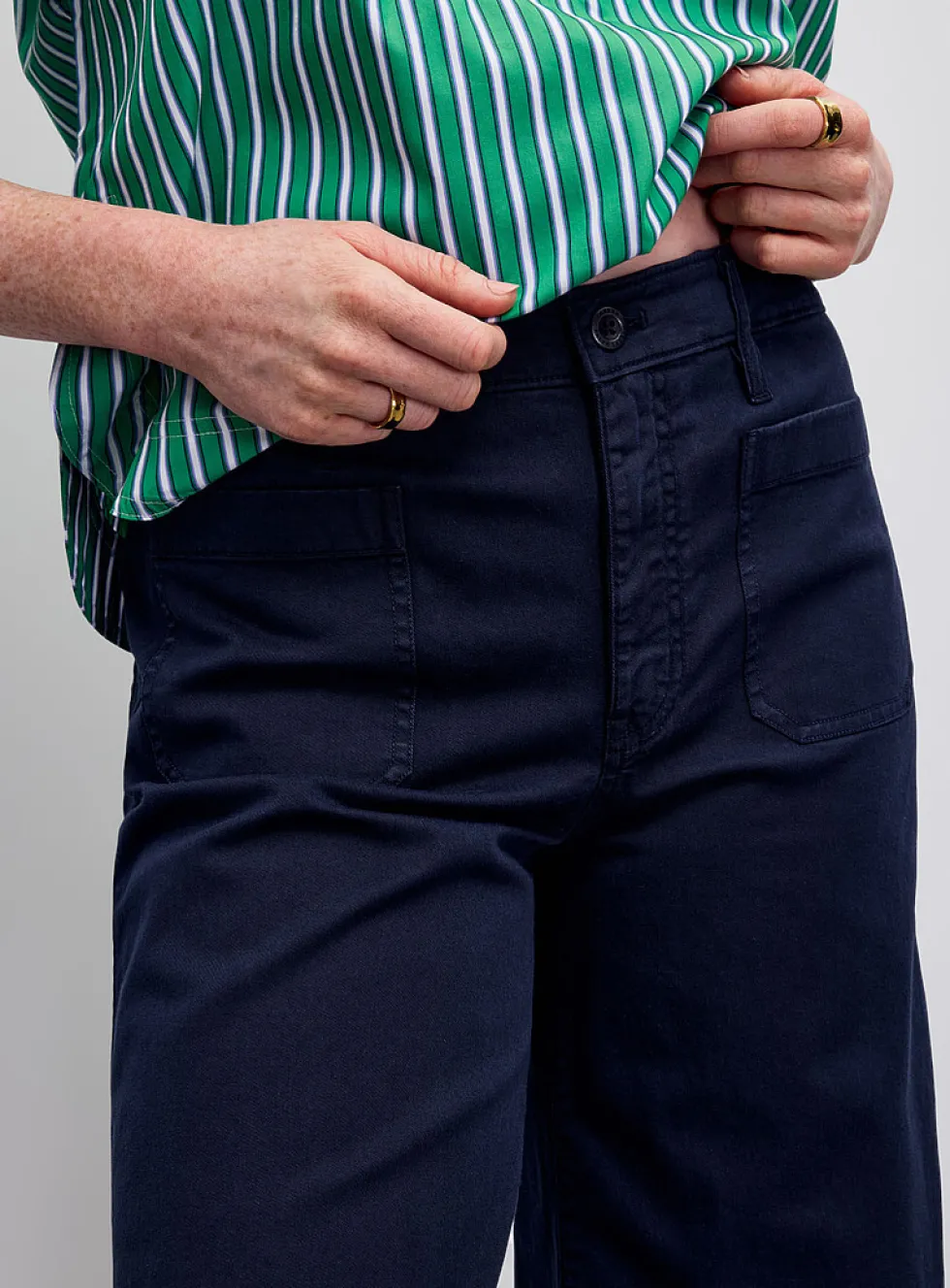 Stretch cotton navy blue chino pant