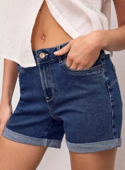 Stretch denim rolled-hem short