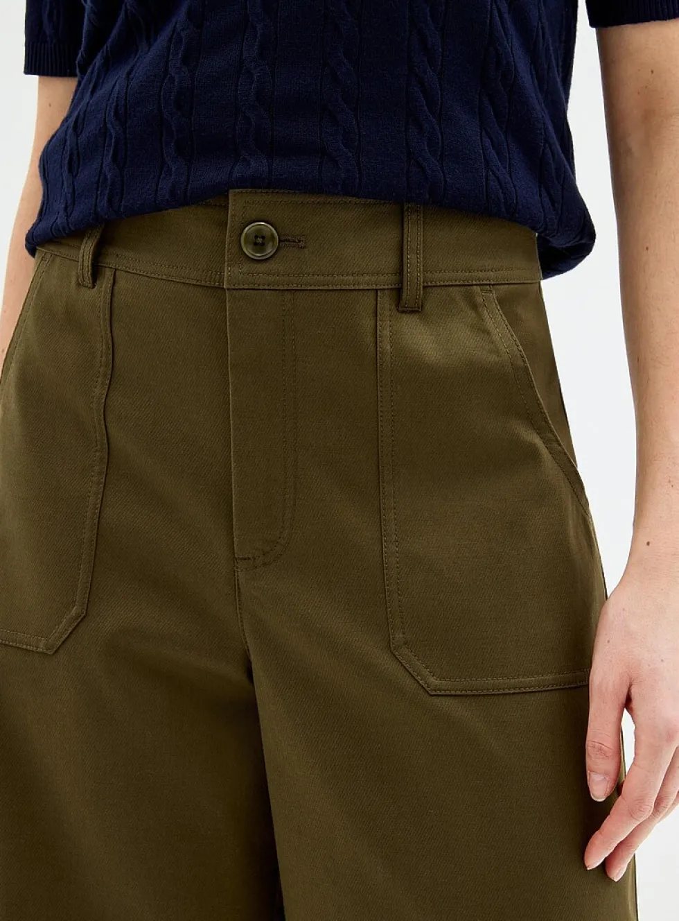 Stretch structured twill short