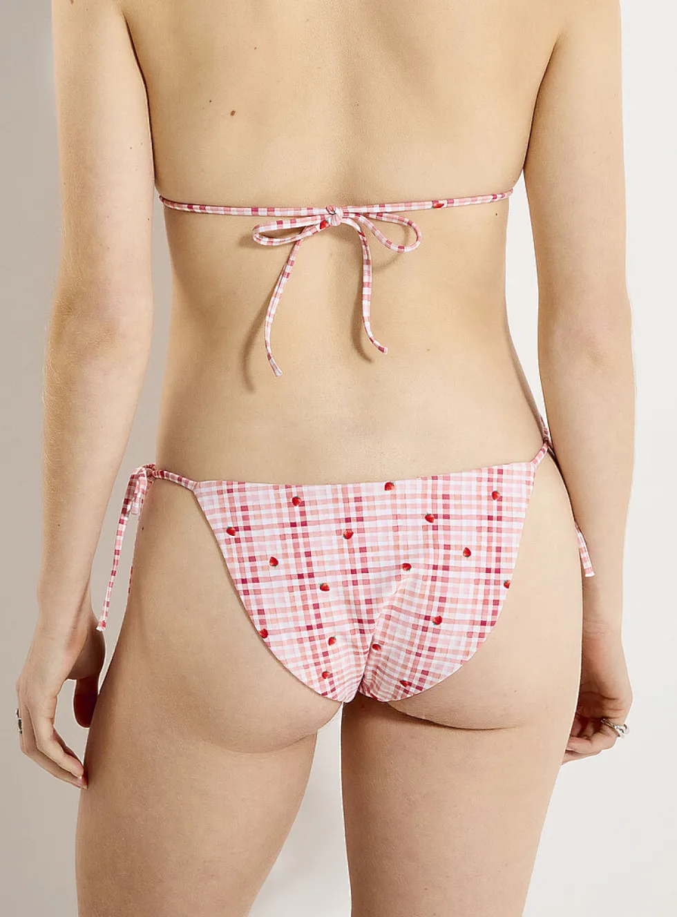 String high-cut cheeky bottom