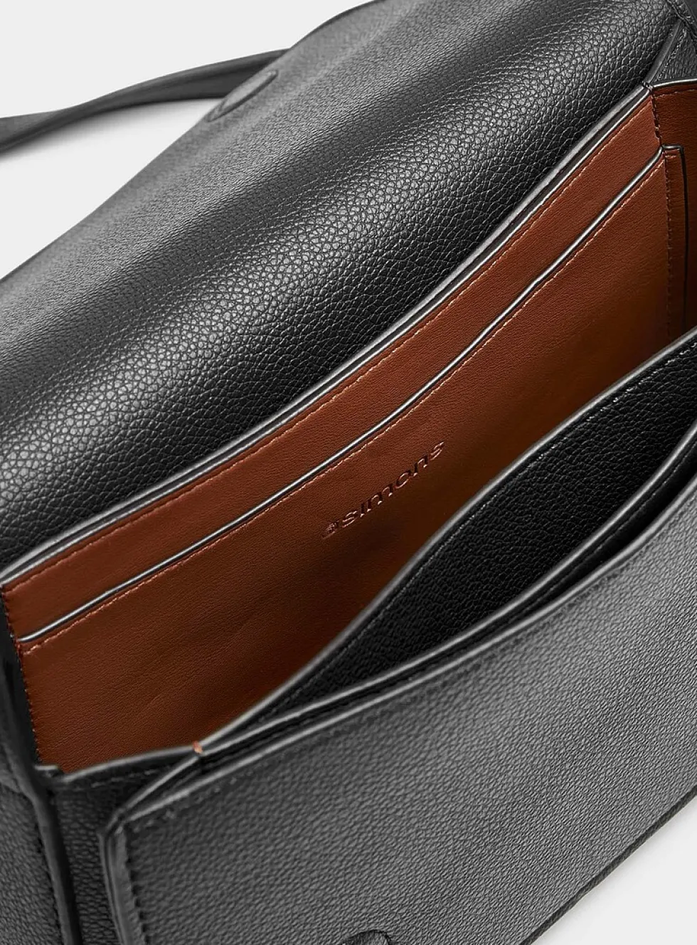 Structured crossbody bag