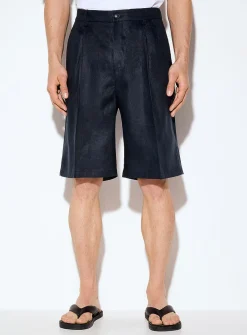 Stylish pure linen Bermudas
