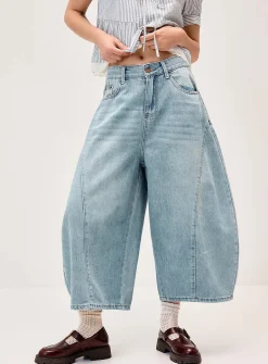 Supple denim barrel jean