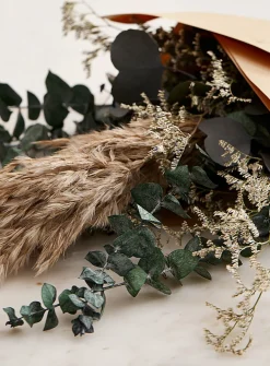 Sylvie dried plants bouquet