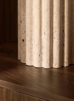 Table lamp with fluted travertine base