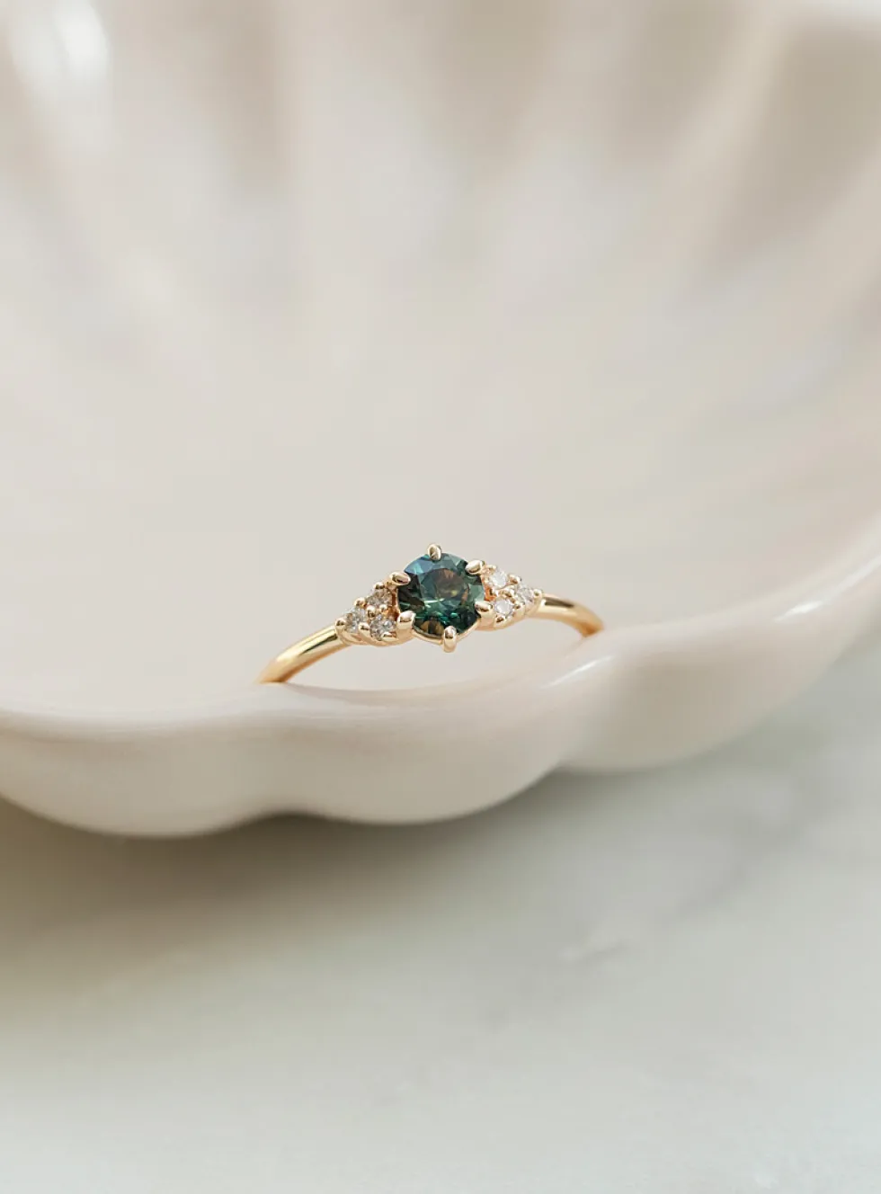 Talia sapphire and diamonds ring