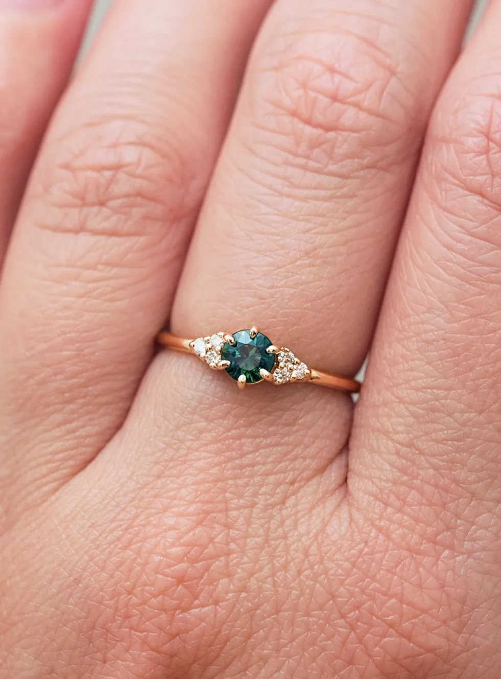 Talia sapphire and diamonds ring