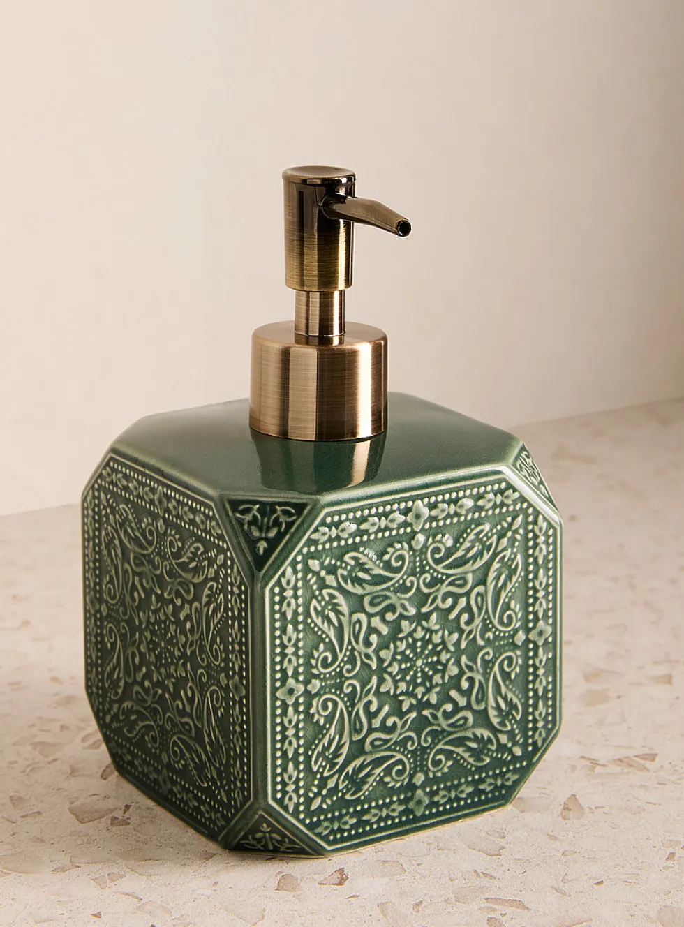 Tapestry-inspired soap pump