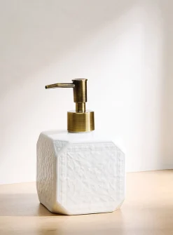 Tapestry-inspired soap pump