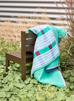 Tento quilted bedspread