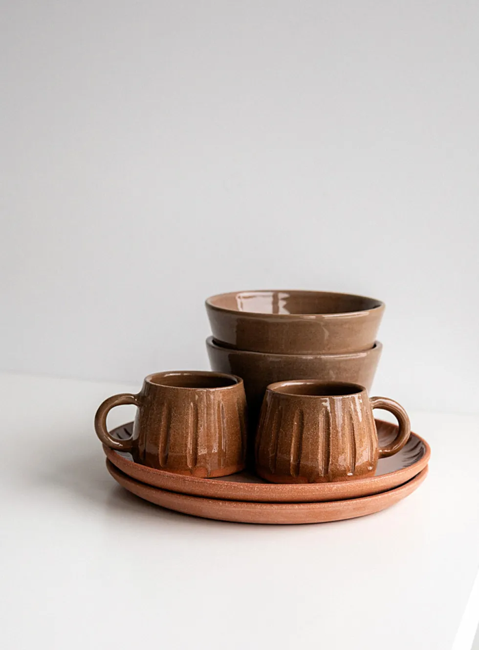 Terre-à-table dinnerware set