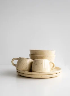 Terre-à-table dinnerware set