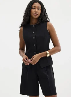 Textured crepe pleated Bermuda short