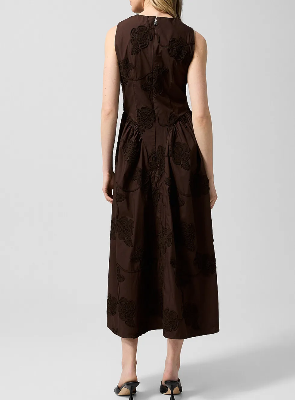 Textured floral pattern brown dress
