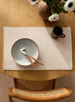 Textured placemat