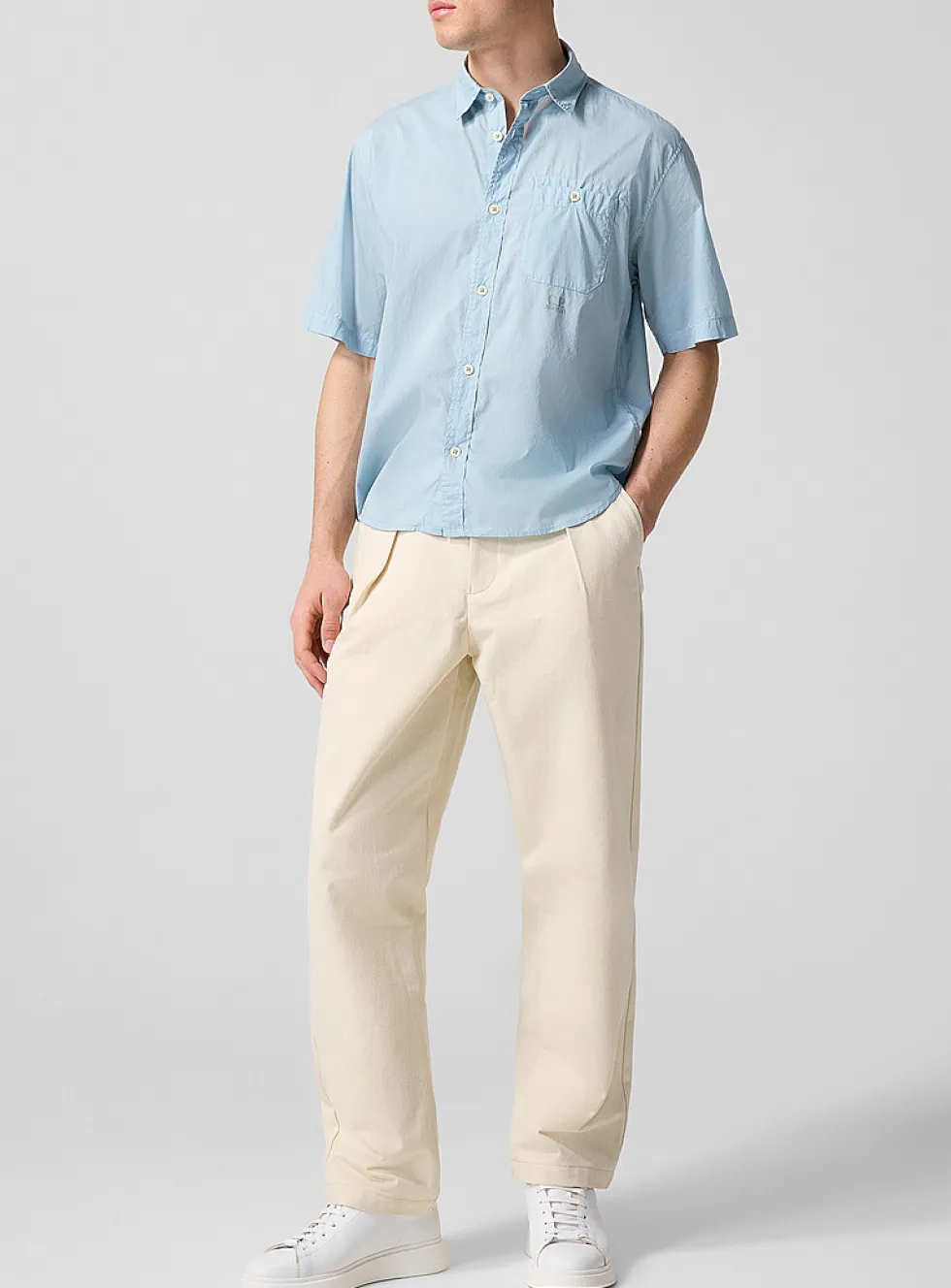 Textured pleated barrel-leg pant