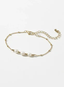 Three-pearl bracelet