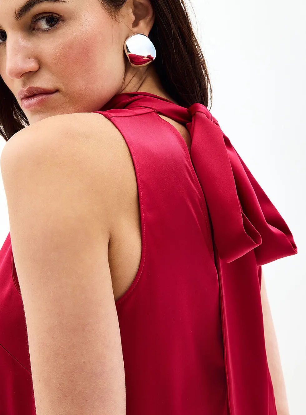 Tie-neck satiny dress