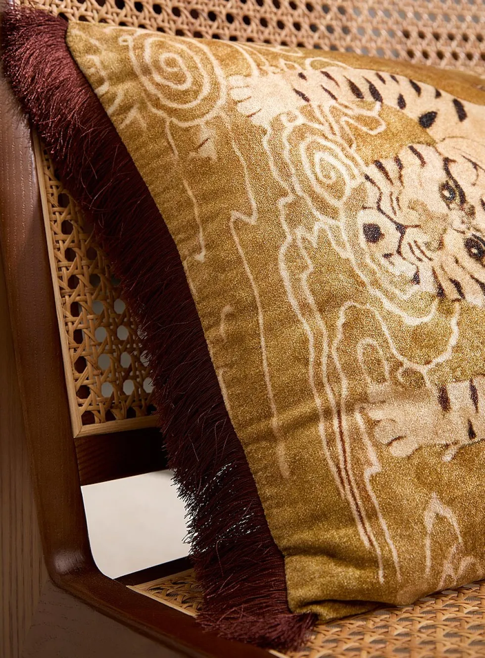 Tiger soft velvet removable-cover cushion