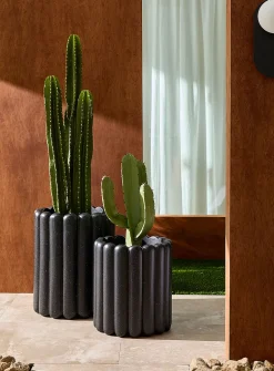 Tiramisu banded indoor/outdoor planter