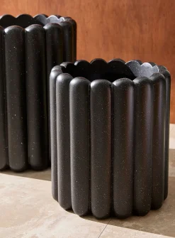 Tiramisu banded indoor/outdoor planter