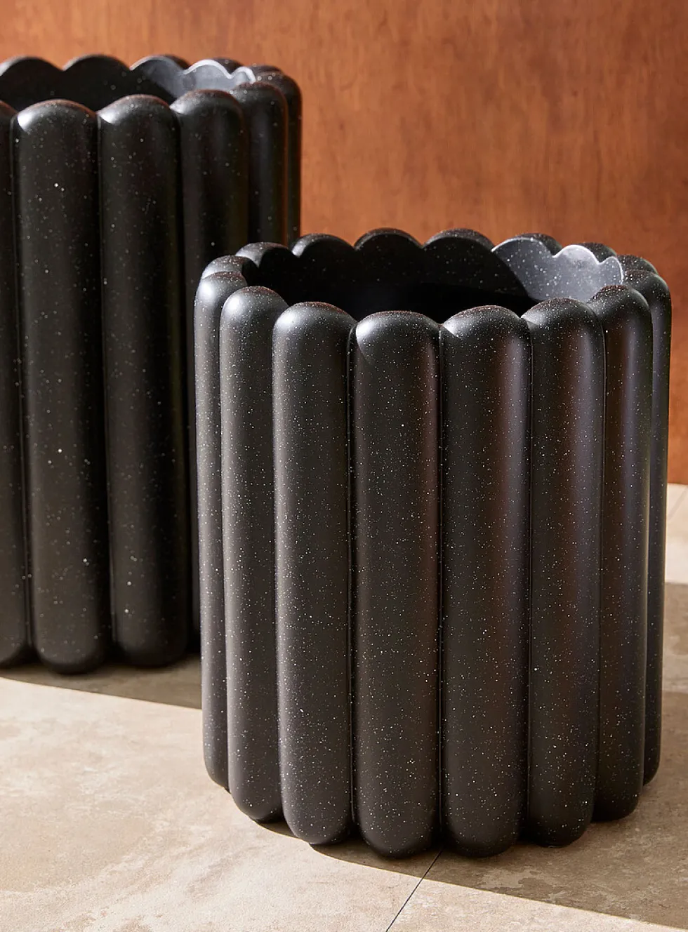 Tiramisu banded indoor/outdoor planter