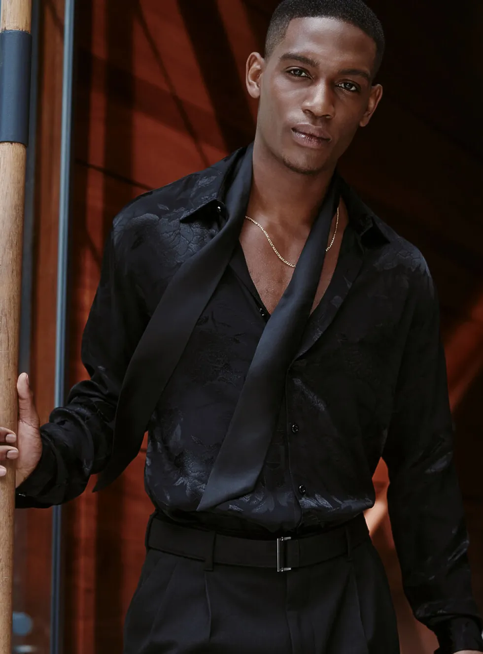 Tone-on-tone plant jacquard shirt