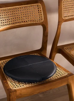 Topstitched leather chairpad
