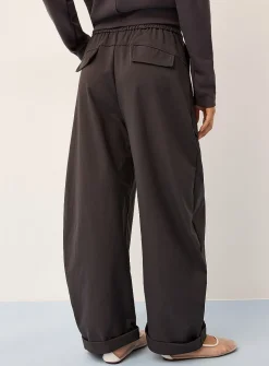 Topstitched-detail stretch canvas barrel pant