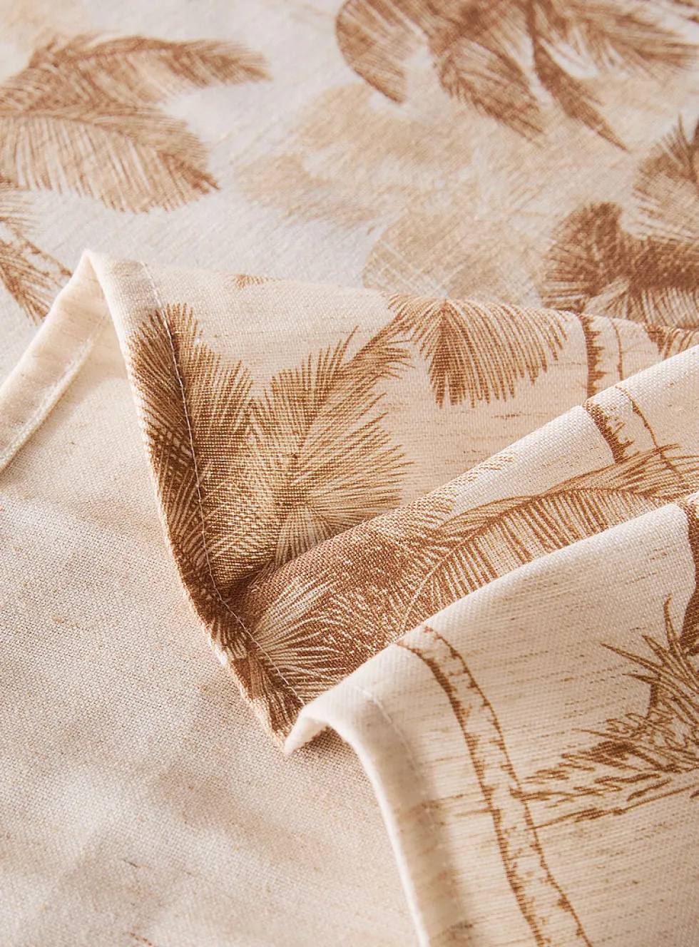 Touch of linen gorgeous palm trees tablecloth