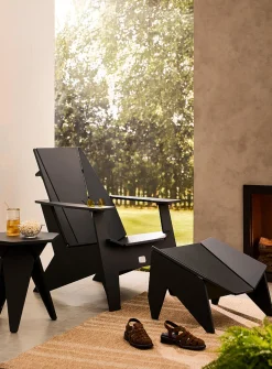 Tripod outdoor accent table