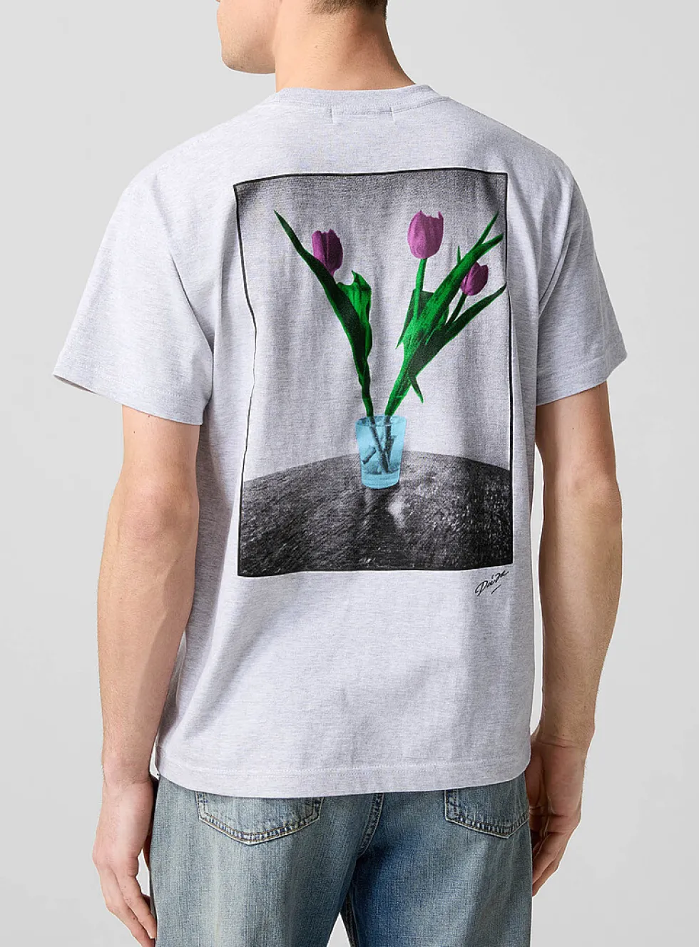 Tulip bouquet pocket T-shirt
