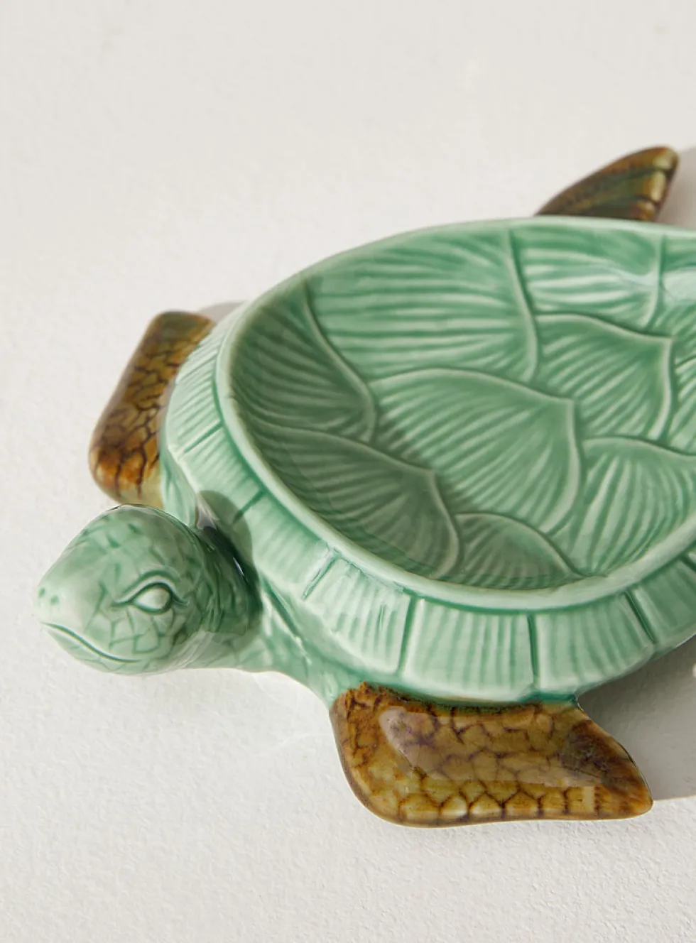 Turtle soap dish