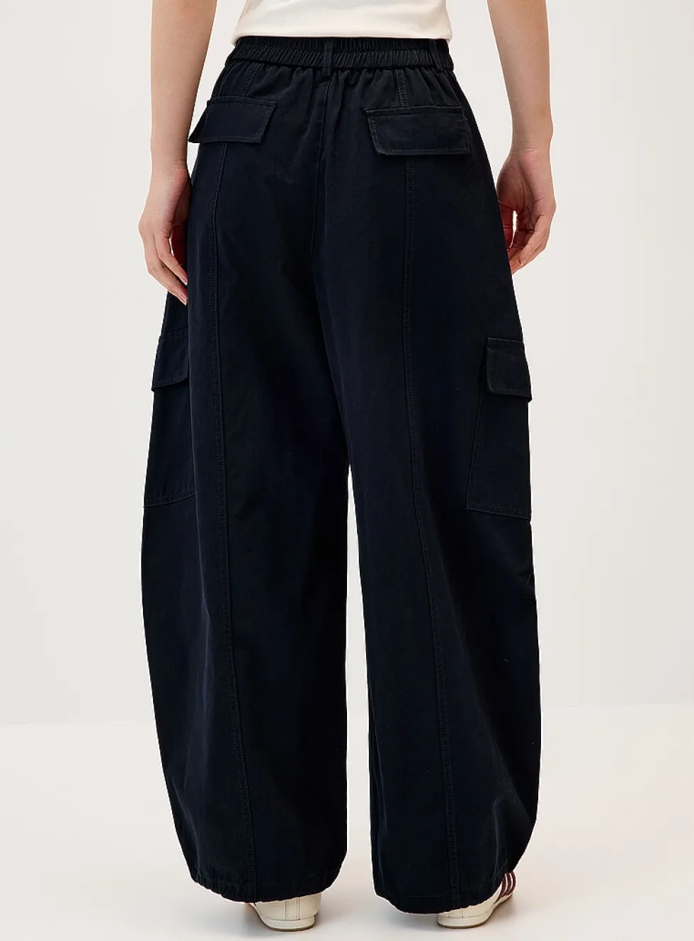 Twill barrel-leg cargo pant