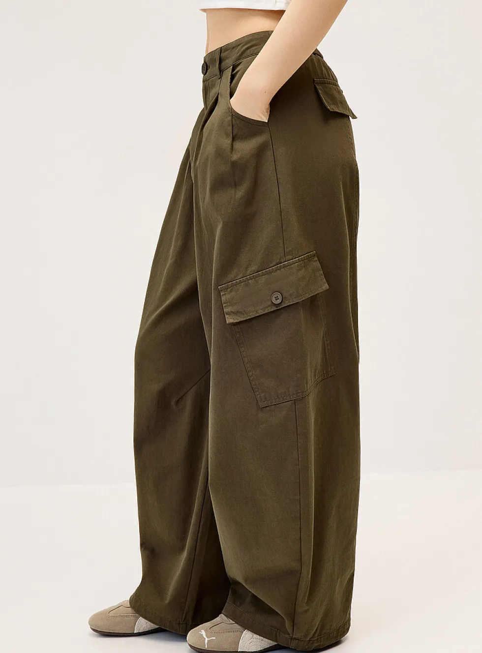 Twill barrel-leg cargo pant
