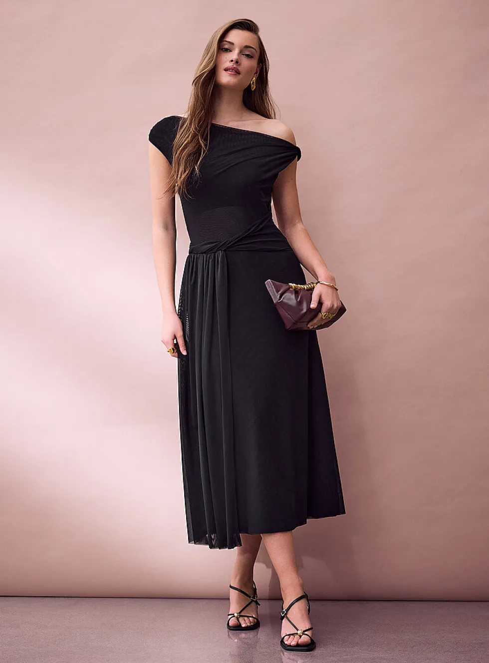 Twisted details maxi micromesh dress